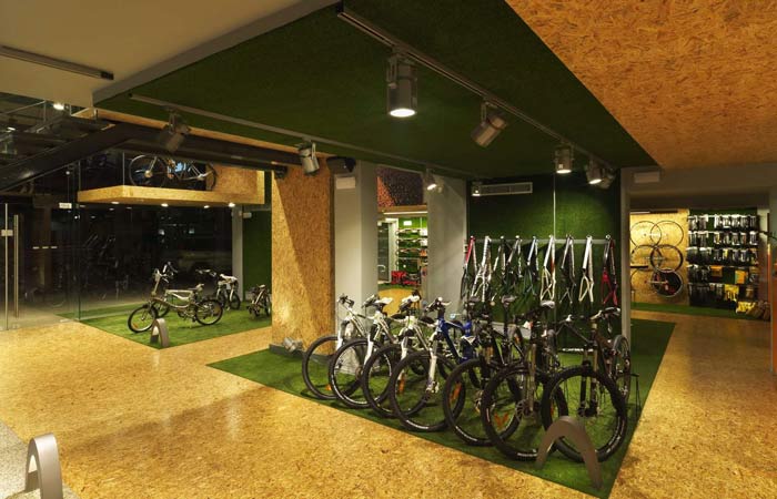 綠色天然草坪自行車店loft裝修設(shè)計(jì)案例效果圖